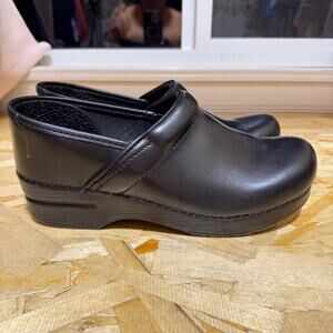 Dansko Professional Black Leather Clogs Size 39